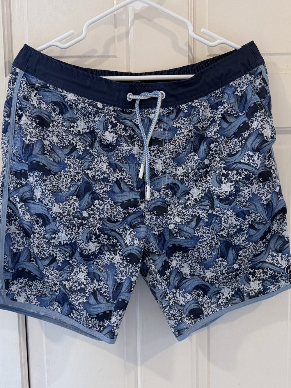 Johnnie-O Swim Trunks Mens - MEDIUM  Mesh Lined Drawstring